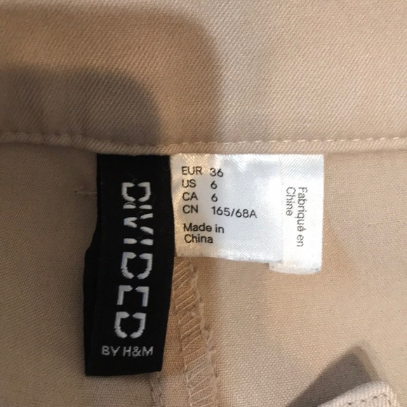 Classy Beige shorts - Picture 4 of 5